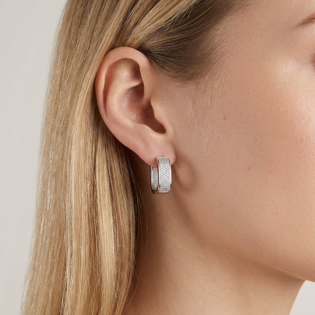 Emilia B2010 earrings - Silver on model H