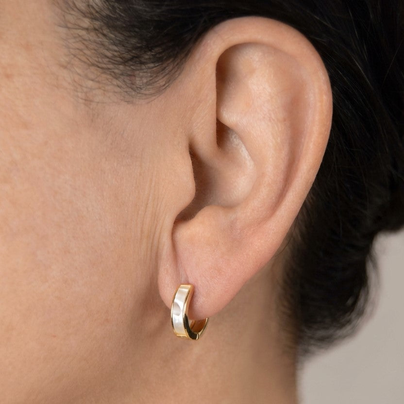 Emilia B2012 earrings - Gold on model O