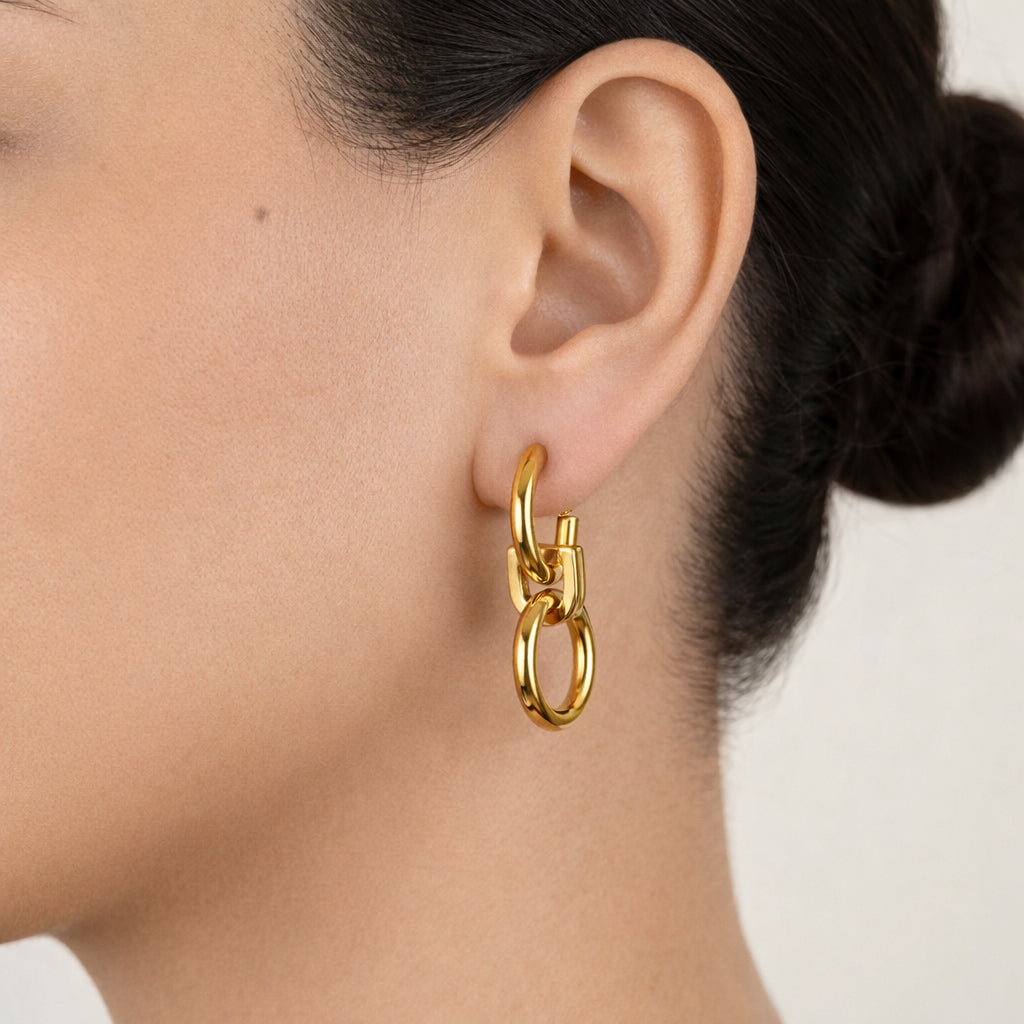 Emilia B2024 earrings - Gold on model A