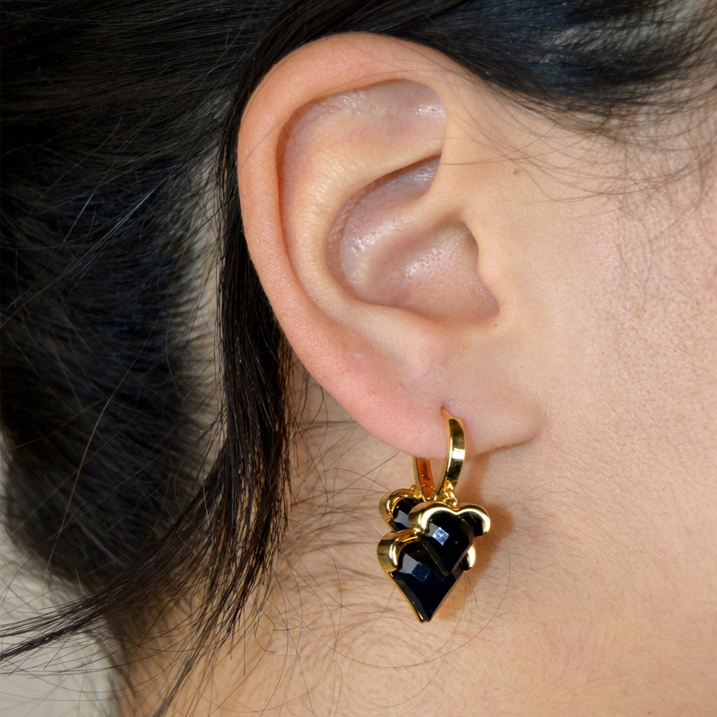 Emilia S3004 earrings - Gold on model A