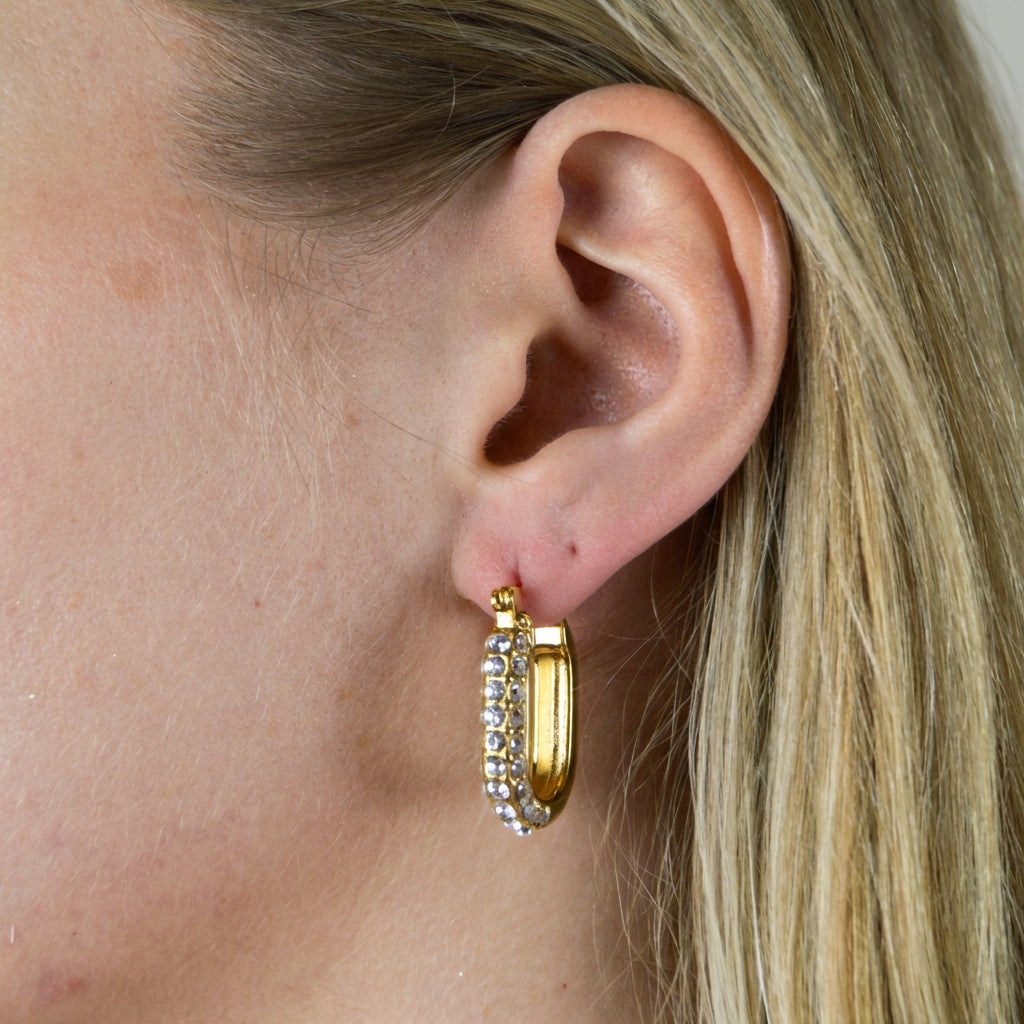 Emilia S3011 earrings - Gold on model H