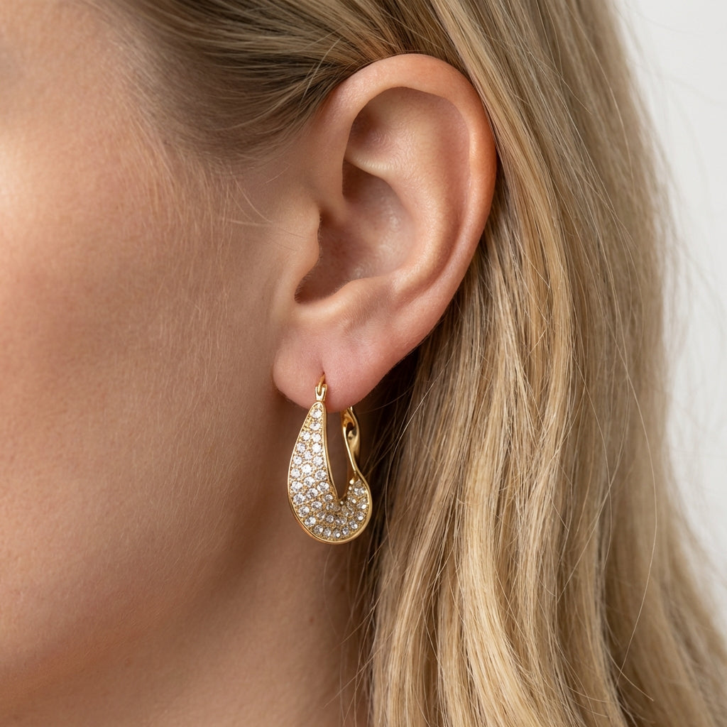 Emilia S3020 earrings - Gold on model H