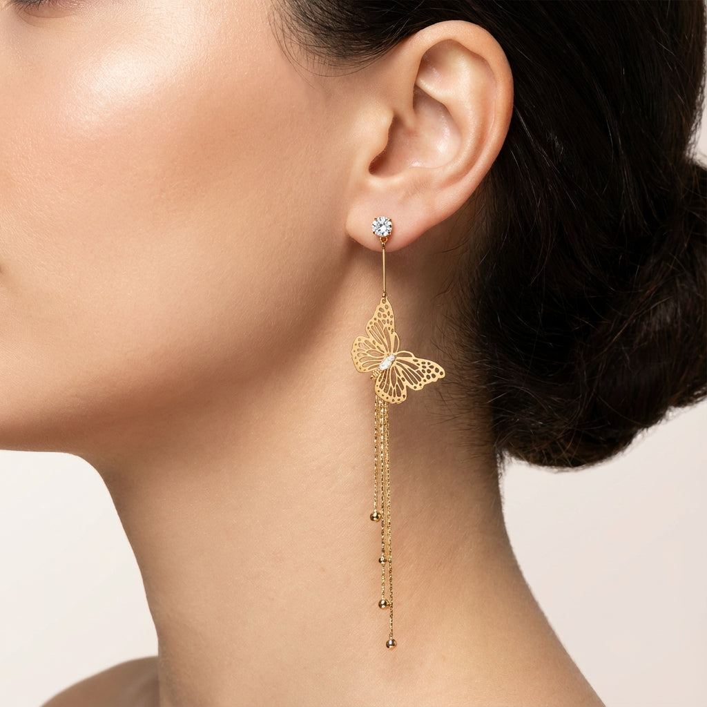 Emilia S3034 earrings - Gold on model A